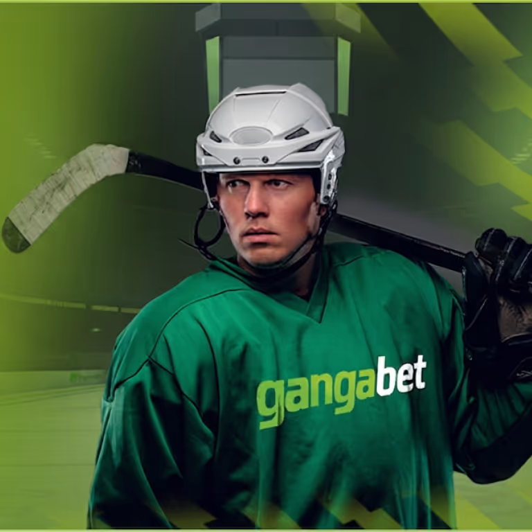 Un jugador de hockey sobre hielo con casco blanco y un jersey verde con el logotipo de Gangabet, listo para el partido en Gangabet Casino México.